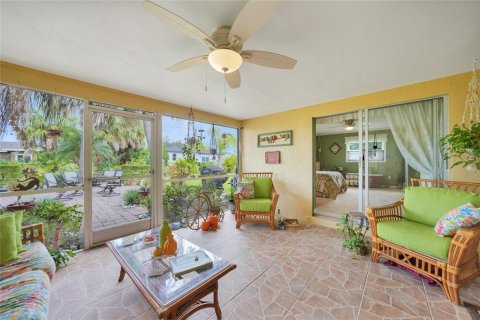 Villa ou maison à vendre à Port Charlotte, Floride: 2 chambres, 142.33 m2 № 2316760 - photo 29