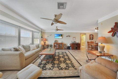 Villa ou maison à vendre à Port Charlotte, Floride: 2 chambres, 142.33 m2 № 2316760 - photo 5