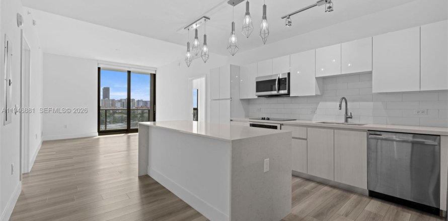 Condo in Hallandale Beach, Florida, 2 bedrooms  № 2002973