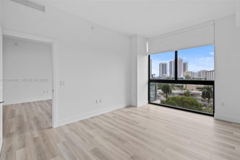 Condo in Hallandale Beach, Florida, 2 bedrooms  № 2002973 - photo 21