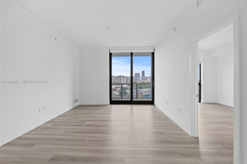 Condo in Hallandale Beach, Florida, 2 bedrooms  № 2002973 - photo 8