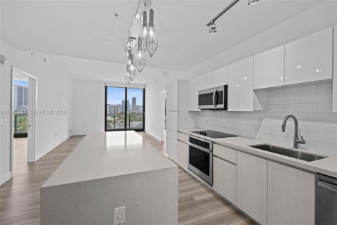 Condo in Hallandale Beach, Florida, 2 bedrooms  № 2002973 - photo 3