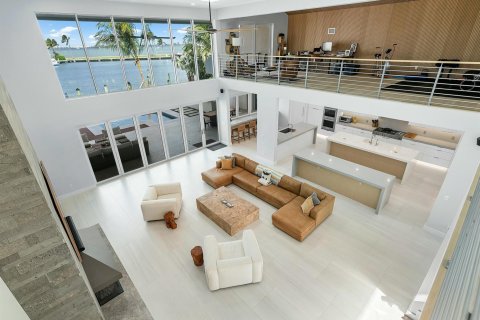 House in Stuart, Florida 5 bedrooms, 657.84 sq.m. № 2175461 - photo 29