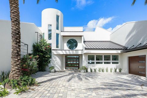 House in Stuart, Florida 5 bedrooms, 657.84 sq.m. № 2175461 - photo 3
