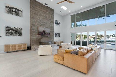 House in Stuart, Florida 5 bedrooms, 657.84 sq.m. № 2175461 - photo 7