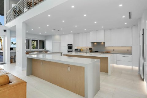 House in Stuart, Florida 5 bedrooms, 657.84 sq.m. № 2175461 - photo 9