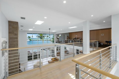 House in Stuart, Florida 5 bedrooms, 657.84 sq.m. № 2175461 - photo 25
