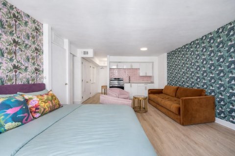 Condo in Miami Beach, Florida  № 2027358 - photo 5