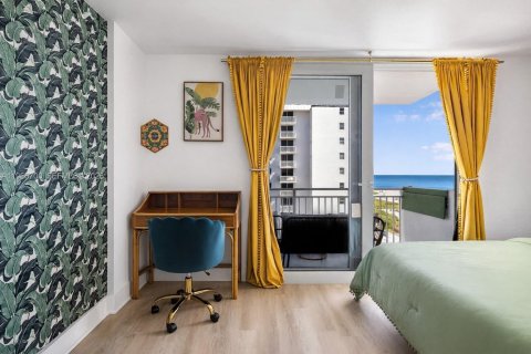 Condo in Miami Beach, Florida  № 2027358 - photo 3