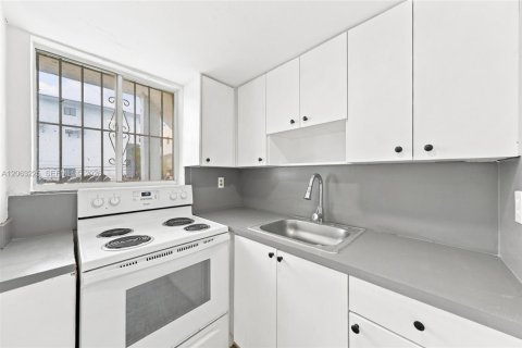 Apartment in Miami, Florida 3 bedrooms, 260.87 sq.m. № 2265311 - photo 25