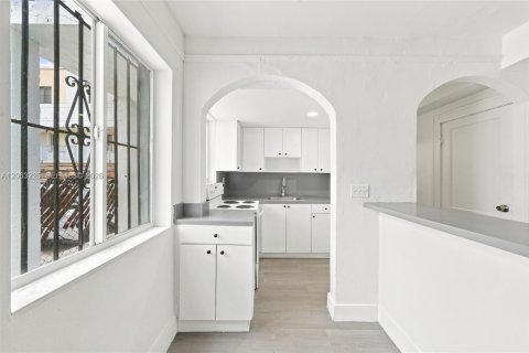 Apartment in Miami, Florida 3 bedrooms, 260.87 sq.m. № 2265311 - photo 23