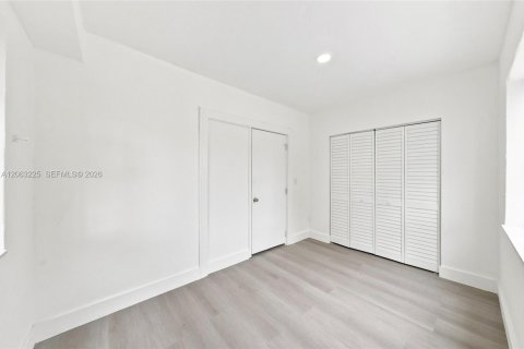 Apartment in Miami, Florida 3 bedrooms, 260.87 sq.m. № 2265311 - photo 29