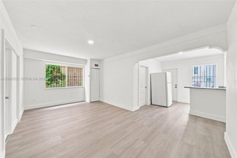 Apartment in Miami, Florida 3 bedrooms, 260.87 sq.m. № 2265311 - photo 20