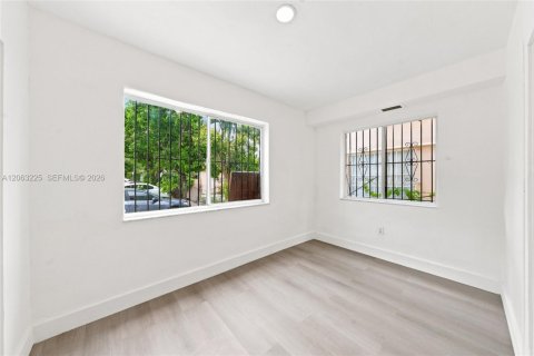 Apartment in Miami, Florida 3 bedrooms, 260.87 sq.m. № 2265311 - photo 28