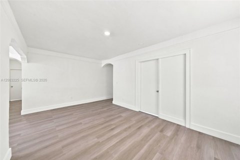 Apartment in Miami, Florida 3 bedrooms, 260.87 sq.m. № 2265311 - photo 21