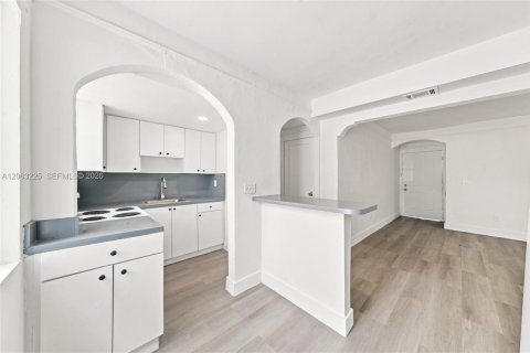 Apartment in Miami, Florida 3 bedrooms, 260.87 sq.m. № 2265311 - photo 24