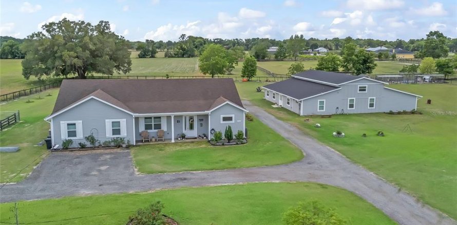 House in Anthony, Florida 4 bedrooms, 255.11 sq.m. № 1717259