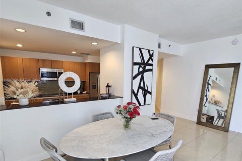 Купить кондоминиум в Майами, Флорида 2 спальни, 127.09м2, № 2088995 - фото 8