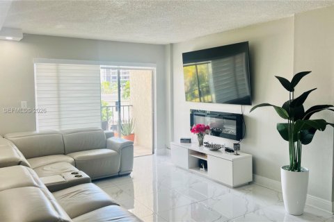 Condo in Miami, Florida, 3 bedrooms  № 2081245