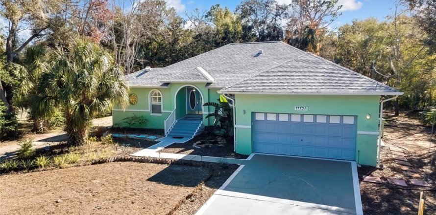 Villa ou maison à Crystal River, Floride 3 chambres, 163.23 m2 № 1719646