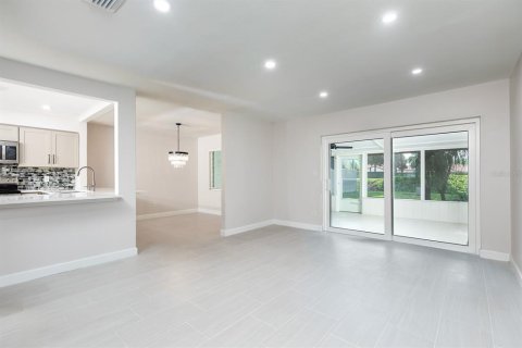Touwnhouse à vendre à Orlando, Floride: 3 chambres, 161.84 m2 № 1899927 - photo 10