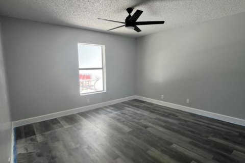 Снять в аренду коммерческую недвижимость в Веллингтон, Флорида 1 спальня, 65.03м2, № 1222499 - фото 1