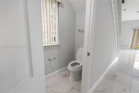 Adosado en alquiler en Sunrise, Florida, 3 dormitorios, 150.41 m2 № 2071111 - foto 16