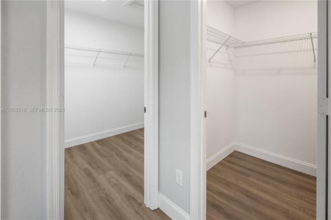 Adosado en alquiler en Sunrise, Florida, 3 dormitorios, 150.41 m2 № 2071111 - foto 9