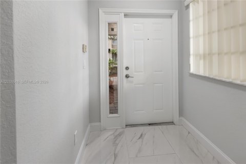 Adosado en alquiler en Sunrise, Florida, 3 dormitorios, 150.41 m2 № 2071111 - foto 3