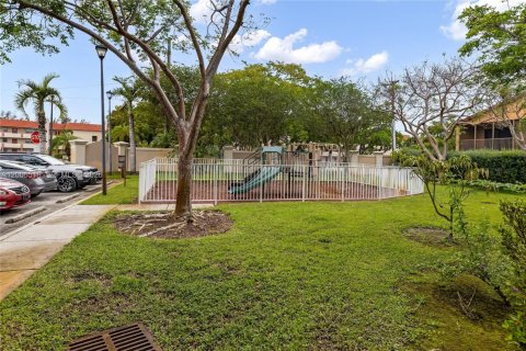 Adosado en alquiler en Sunrise, Florida, 3 dormitorios, 150.41 m2 № 2071111 - foto 19