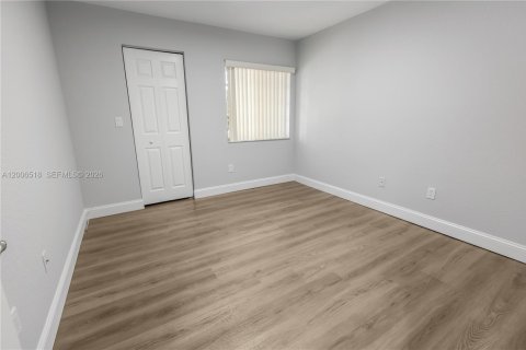 Adosado en alquiler en Sunrise, Florida, 3 dormitorios, 150.41 m2 № 2071111 - foto 15