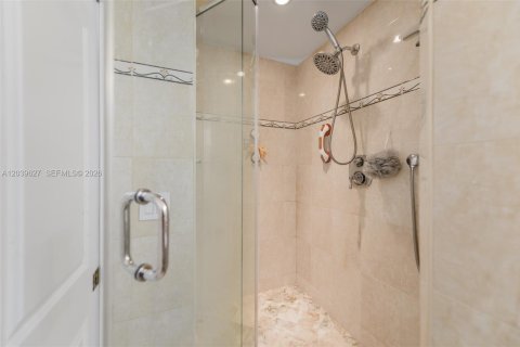 Copropriété à louer à Hallandale Beach, Floride: 1 chambre, 80.82 m2 № 2089455 - photo 12