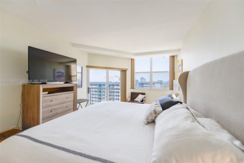 Copropriété à louer à Hallandale Beach, Floride: 1 chambre, 80.82 m2 № 2089455 - photo 9