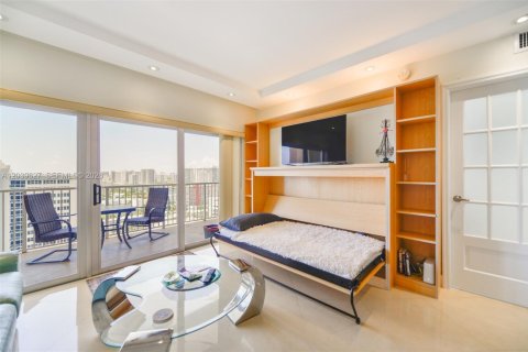 Copropriété à louer à Hallandale Beach, Floride: 1 chambre, 80.82 m2 № 2089455 - photo 4