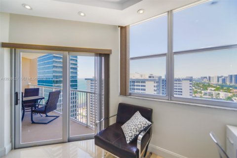 Copropriété à louer à Hallandale Beach, Floride: 1 chambre, 80.82 m2 № 2089455 - photo 6
