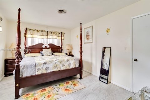 House in Sunrise, Florida 3 bedrooms, 122.63 sq.m. № 1695211 - photo 6