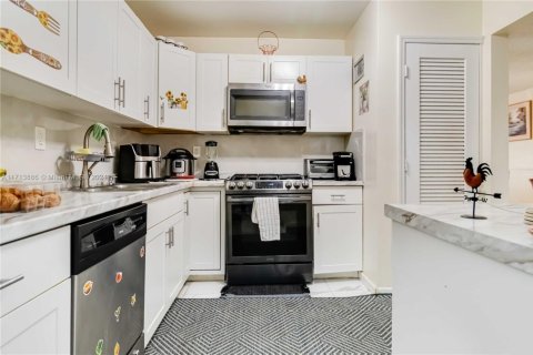House in Sunrise, Florida 3 bedrooms, 122.63 sq.m. № 1695211 - photo 5