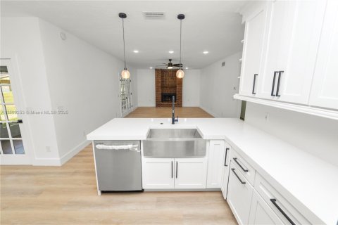 Casa en venta en Plant City, Florida, 4 dormitorios № 1749817 - foto 8