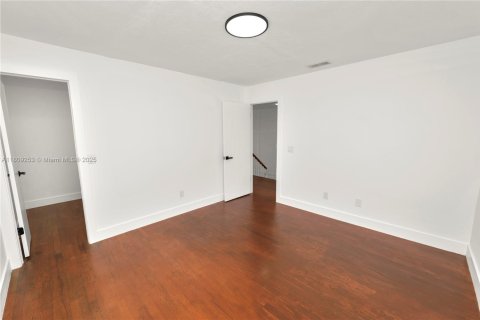 Casa en venta en Plant City, Florida, 4 dormitorios № 1749817 - foto 27