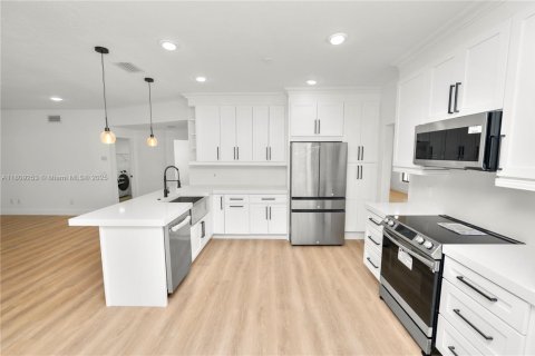 Casa en venta en Plant City, Florida, 4 dormitorios № 1749817 - foto 11