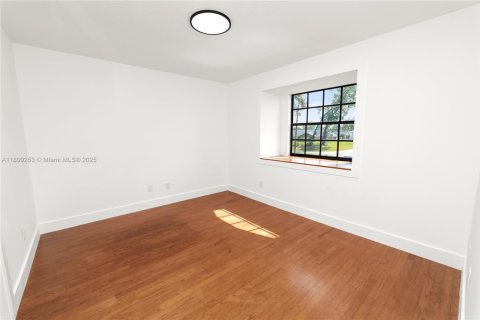 Casa en venta en Plant City, Florida, 4 dormitorios № 1749817 - foto 24