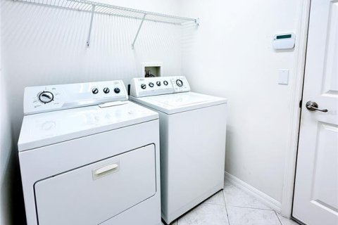 Villa ou maison à vendre à Kissimmee, Floride: 2 chambres, 142.98 m2 № 2203125 - photo 30