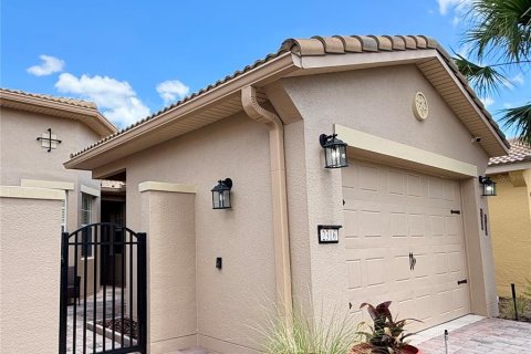 Villa ou maison à vendre à Kissimmee, Floride: 2 chambres, 142.98 m2 № 2203125 - photo 2