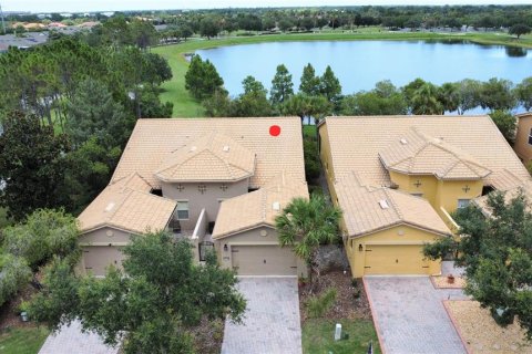 House in Kissimmee, Florida 2 bedrooms, 142.98 sq.m. № 2203125