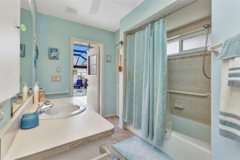 Villa ou maison à vendre à Port Charlotte, Floride: 3 chambres, 171.96 m2 № 1725259 - photo 24