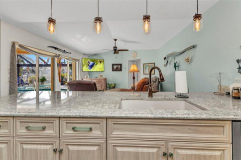 Villa ou maison à vendre à Port Charlotte, Floride: 3 chambres, 171.96 m2 № 1725259 - photo 13