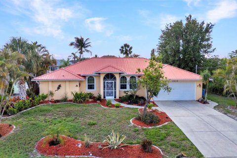 Villa ou maison à vendre à Port Charlotte, Floride: 3 chambres, 171.96 m2 № 1725259 - photo 1