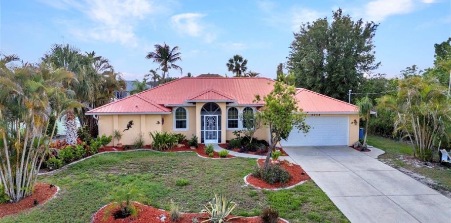 Villa ou maison à Port Charlotte, Floride 3 chambres, 171.96 m2 № 1725259