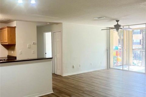 Condo in Orlando, Florida, 3 bedrooms  № 1759970 - photo 5