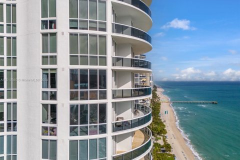 Condominio en venta en Sunny Isles Beach, Florida, 3 dormitorios, 257.15 m2 № 1764042 - foto 6
